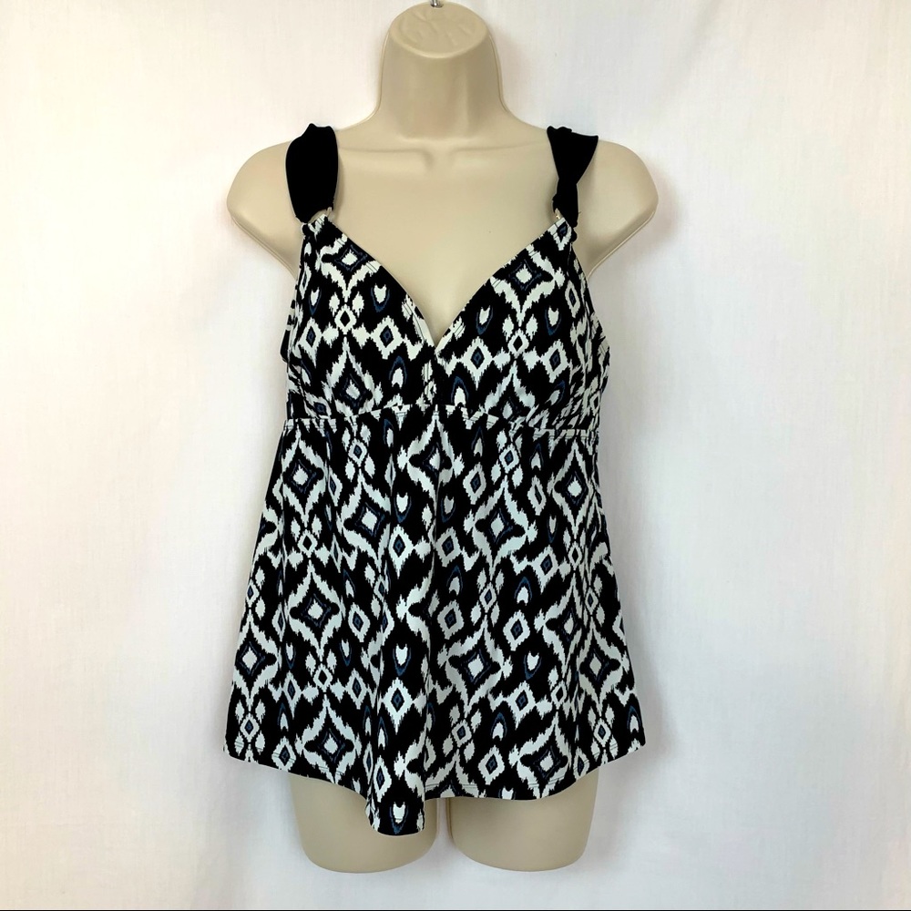 Coco Beach Women’s Swim Top Black & White M
